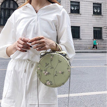 embroidered bag round bag box bag edgability model view