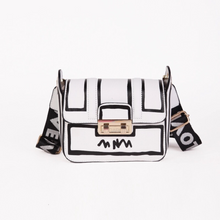 black on white sketch bag edgability