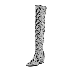 trendy knee high snakeskin grey boots with heels edgability
