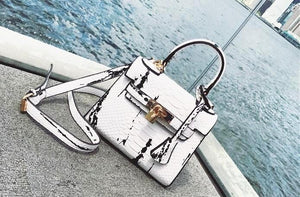 classy bag marble print handbag trendy bag edgability front view