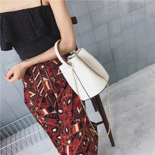 bucket bag white bag classy bag edgability model view