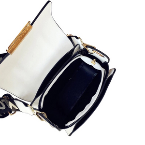 black on white sketch bag edgability inside view