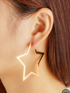 star hoops gold earrings edgability model view