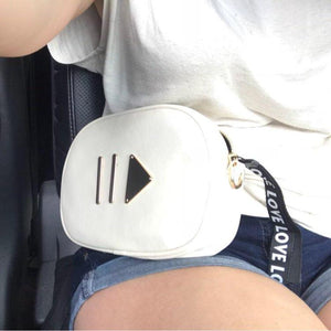 white bag waist bag fanny pack edgability model view
