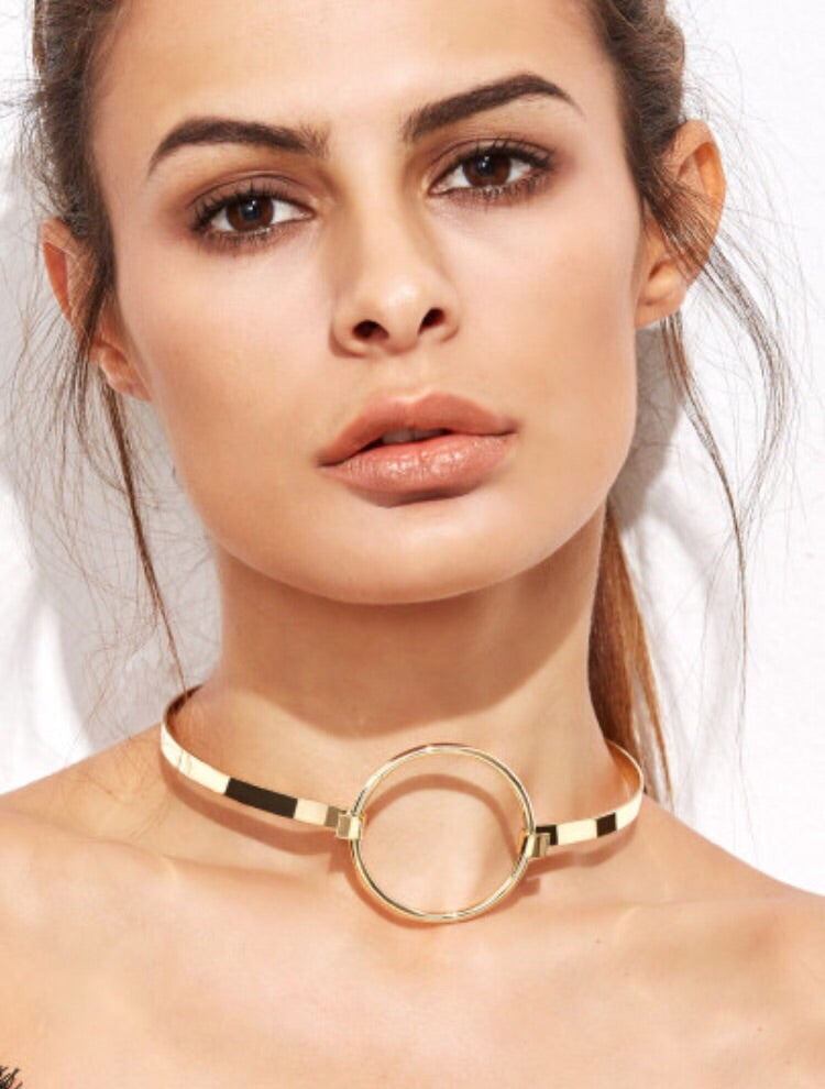 minimalistic gold choker necklace with hoop model view Edgability