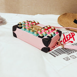 studded bag box bag trunk bag edgability bottom view
