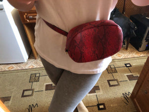 red snakeskin belt waist bag edgability model view