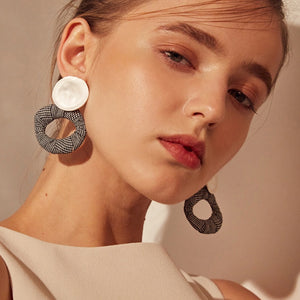 houndstooth earrings pearl earrings chic jewelry edgability model view